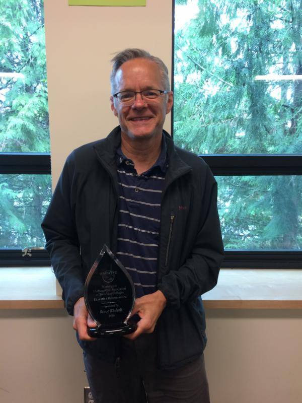 Green River College mathematics professor Steve Kinholt cently received the 2016 Education Reform Award from the Washington Mathematical Association of Two-Year Colleges.