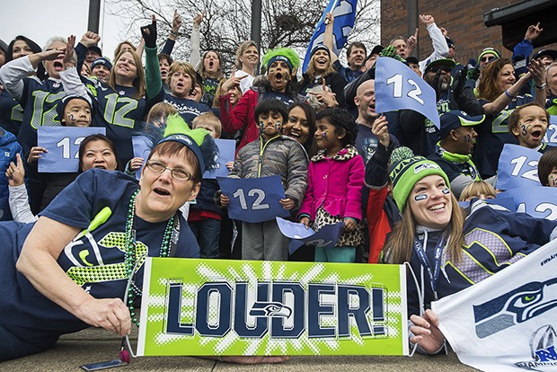 Fans flock to City Hall to cheer on the Super Seahawks on Blue Friday.