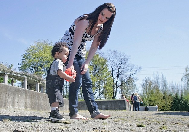 Ashley Vorderbrueggen and her son