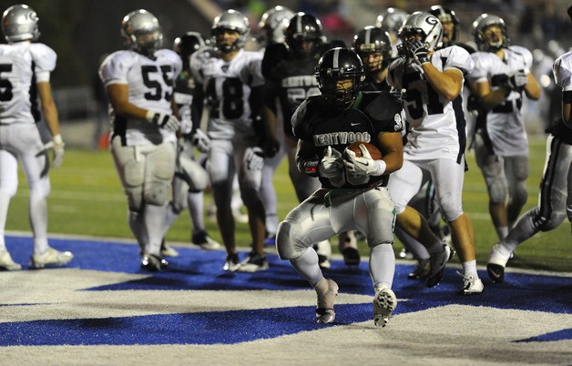 Visa Thach scores the winning touchdown for Kentwood Nov. 5 at French Field over Gig Harbor.