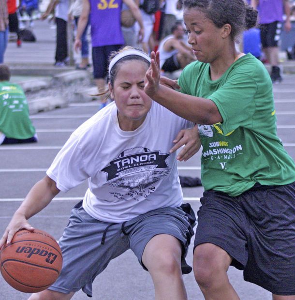 Action in several divisions heated up on 14 outdoor half-courts in the ShoWare Shootout this weekend.