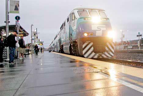 A Sounder train arrives in Kent.