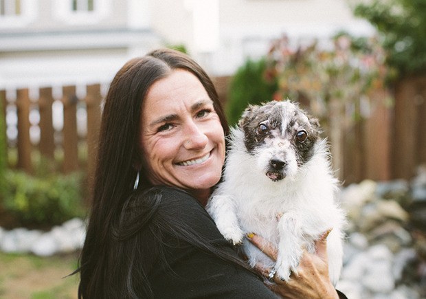 Kelly Davis Beckley and her rescue dog