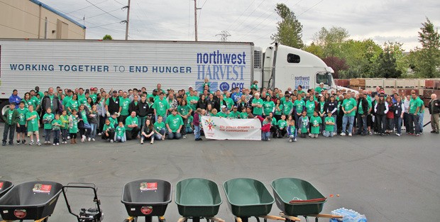 About 250 volunteers – and their families – from Comcast came together to help beautify and support Northwest Harvest.