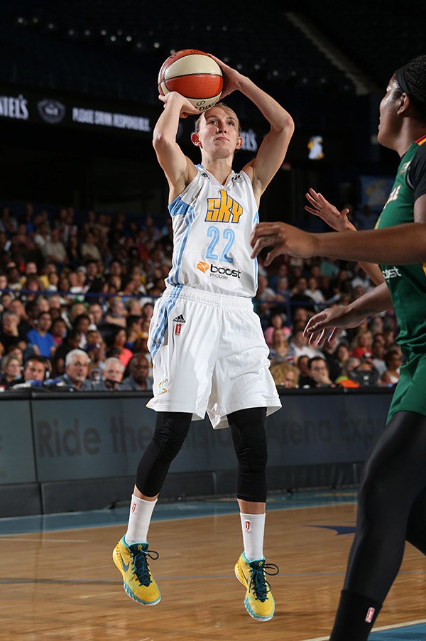 Chicago Sky point guard Courtney Vandersloot