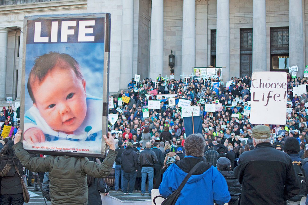 Abortion foes March for Life; pro-choice advocates share rally