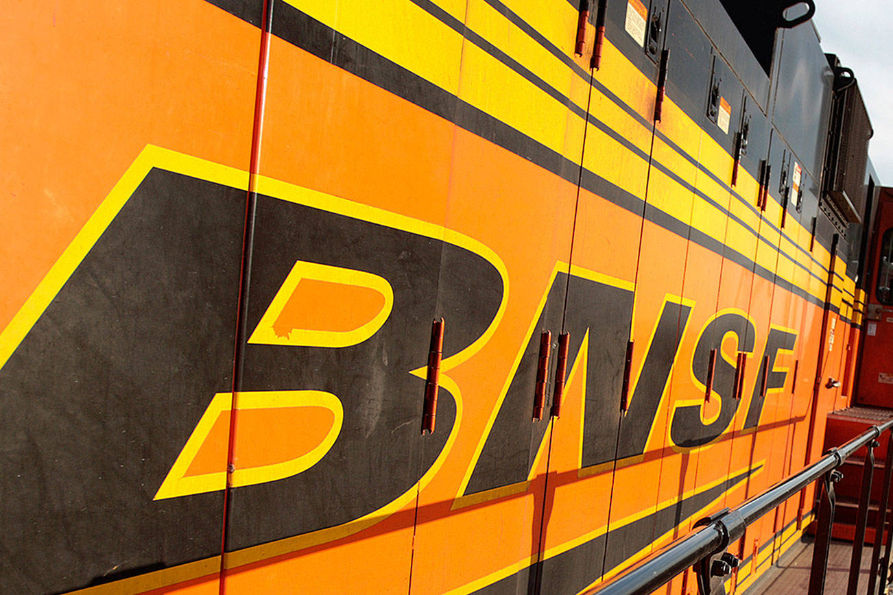 BNSF signal malfunction briefly closes tracks in Puget Sound region | Update: tracks open again