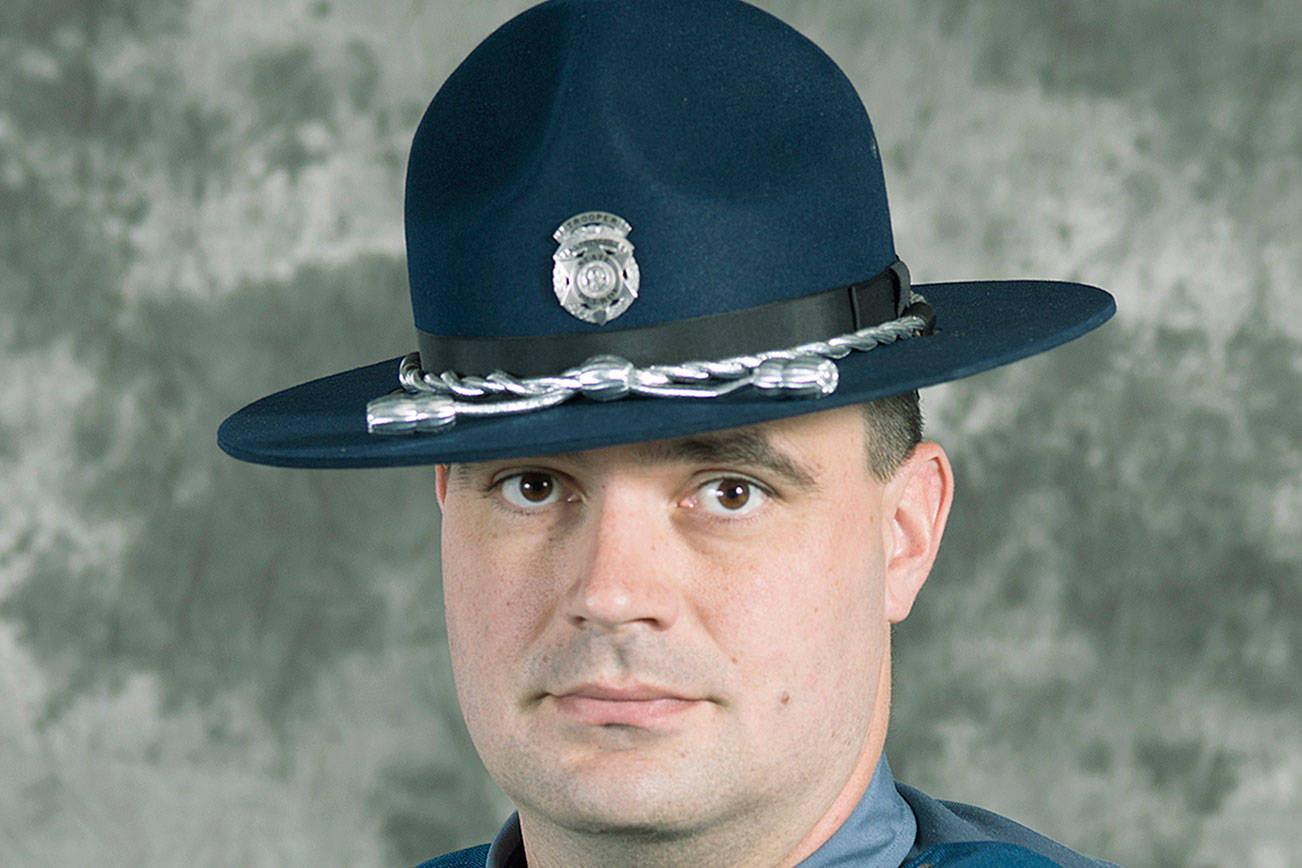 Kent man sworn in as Washington State Patrol trooper