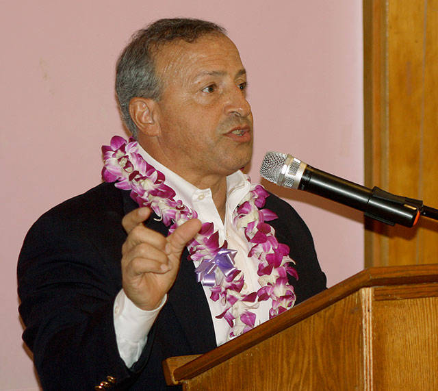 Jim Berrios speaks at an election rally on Nov. 7 at the Golden Steer restaurant. STEVE HUNTER/Kent Reporter