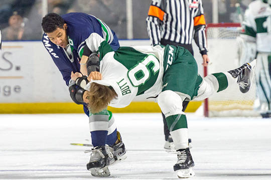 Thunderbirds, Berlin wall shut out Silvertips | WHL | VIDEO