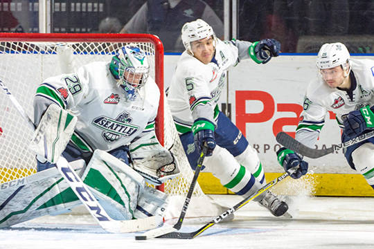 Thunderbirds battle past Chiefs