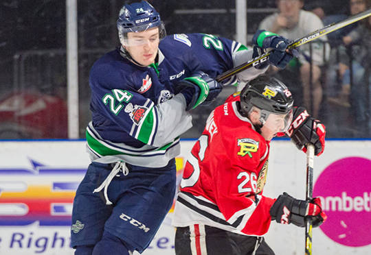 Thunderbirds blast Portland 5-1