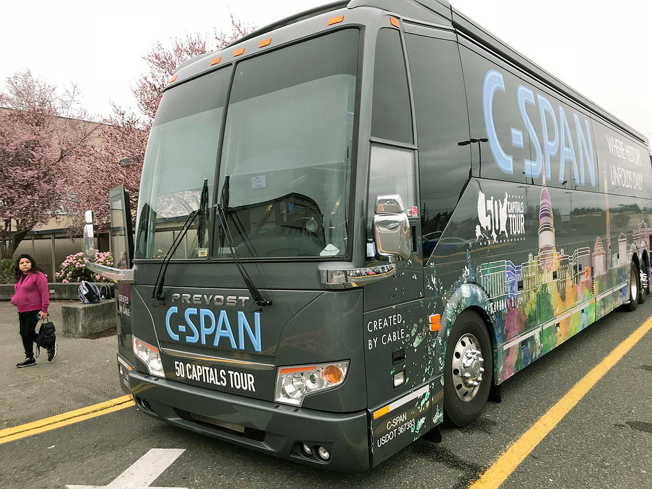 The C-SPAN Bus, a high-tech mobile classroom and studio, stopped at Kent-Meridian High School last Friday, part of the network’s 14-month, 50-state tour. MARK KLAAS, Kent Reporter