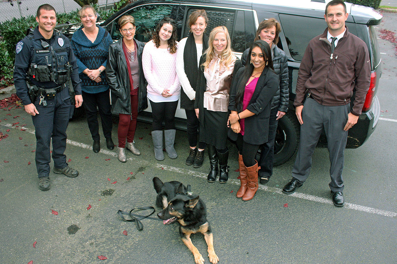 Reporter donates to Valley Retired Police Dog Association