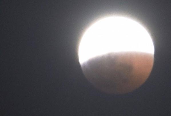 ‘Super blood Moon’ eclipse beams over Auburn