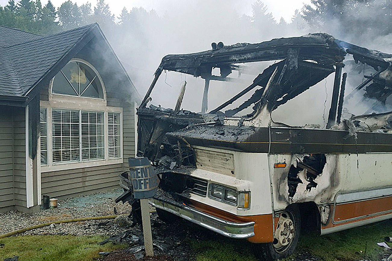 Fire destroys motorhome; driver safely flees