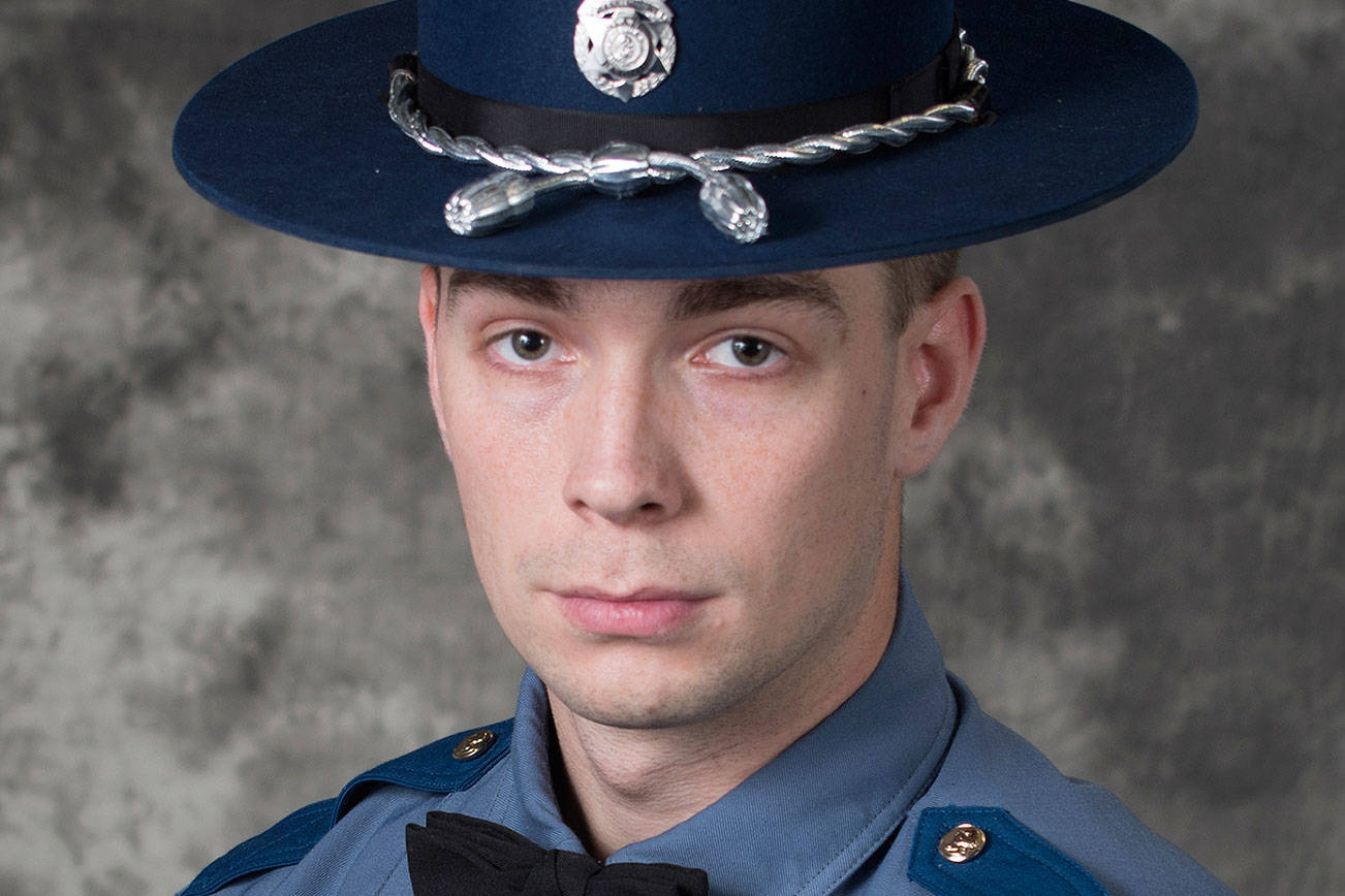 Kent man becomes Washington State Patrol trooper