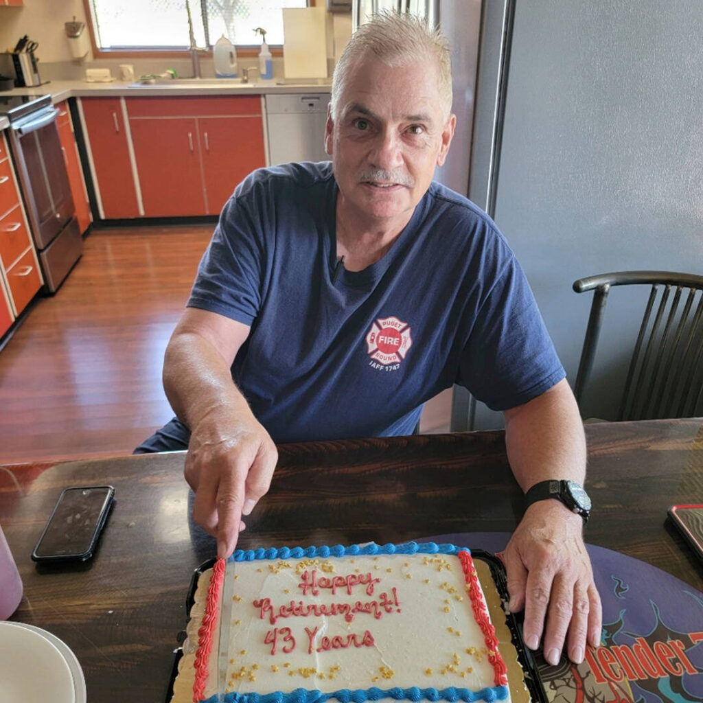 Kent firefighter retires after 43 years, longest career with the agency ...