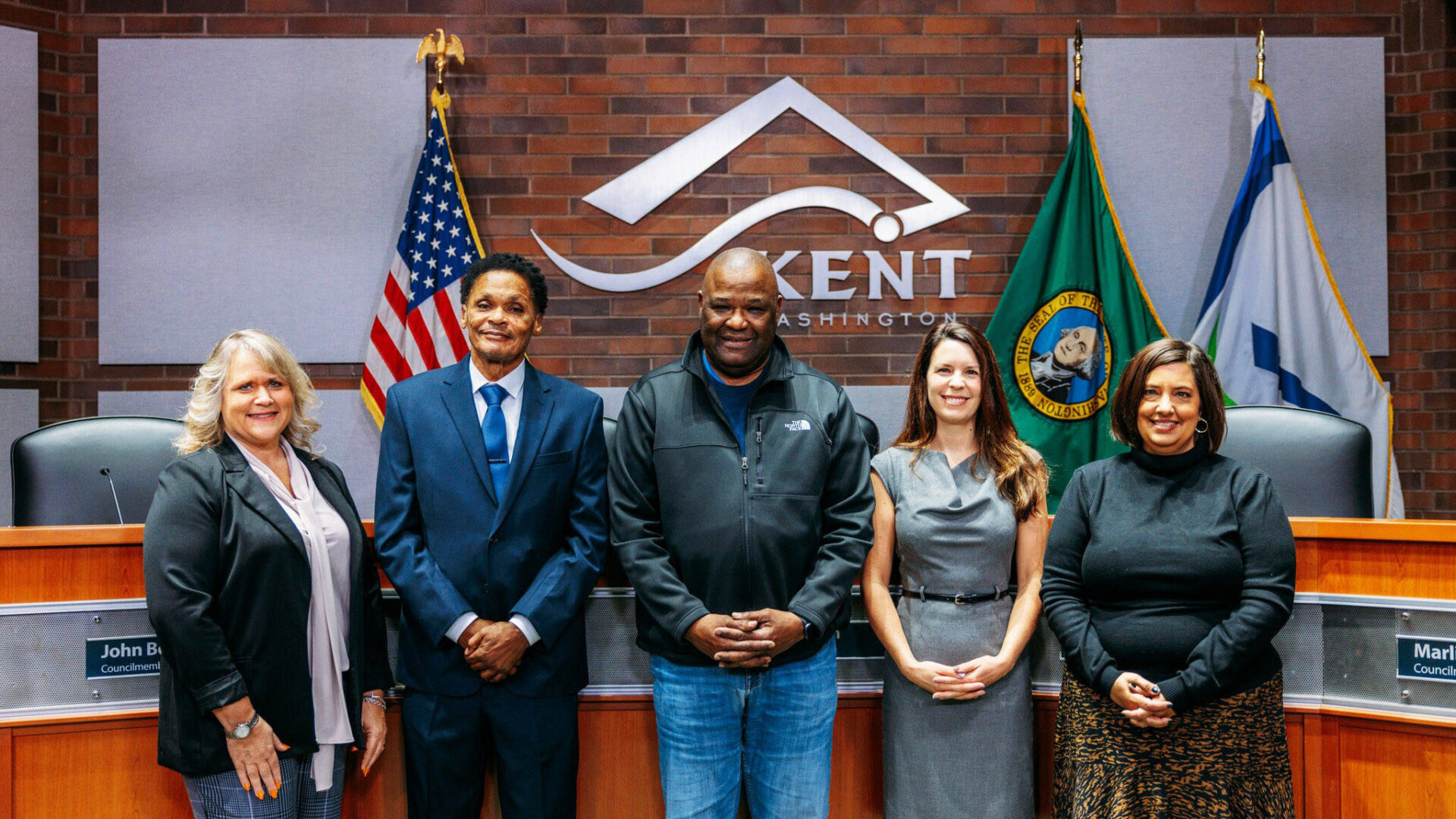 Mayor Ralph Swears In Four Kent City Council Members Kent Reporter   34976798 Web1 Swearingincity KEN 231229 City 2 1920x1080 