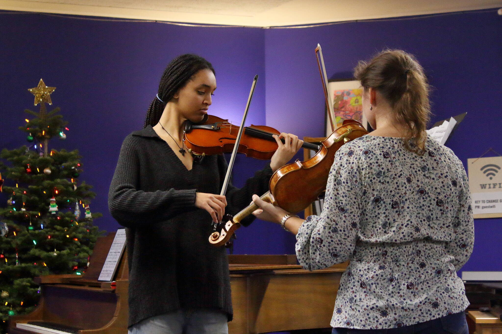 Key to Change student Eden Pawlos receives a private lesson from Seattle Symphony violinist Ilana Zaks at the Renton studio. Photo by Keelin Everly-Lang /Sound Publishing